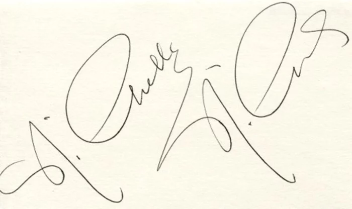 Nichelle Nichols autograph