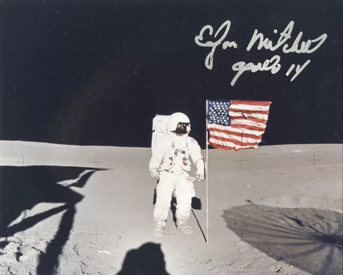 Edgar Mitchell autograph