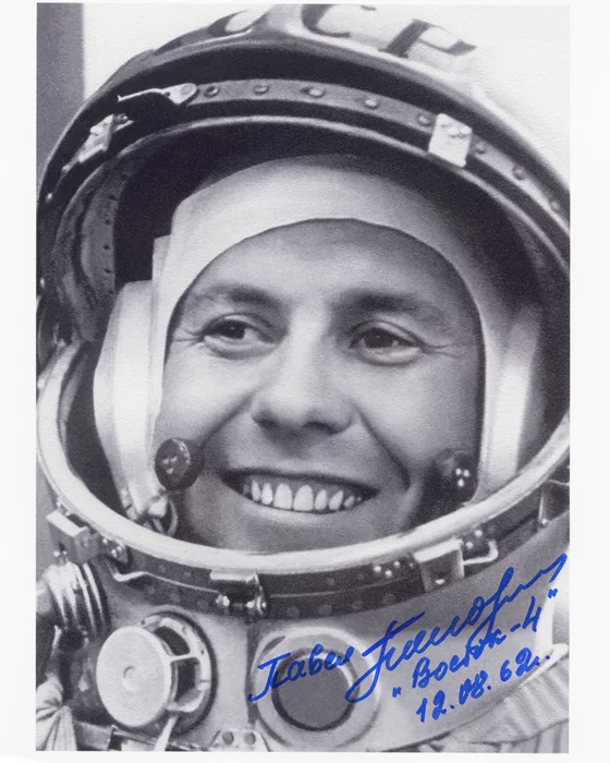 Pavel Popovich autograph
