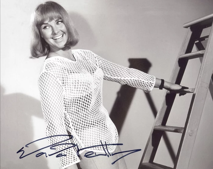 Wanda Ventham autograph