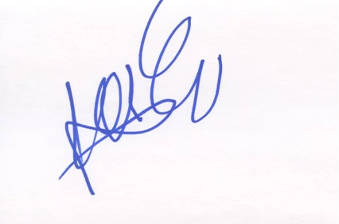 Bryce Dallas Howard autograph