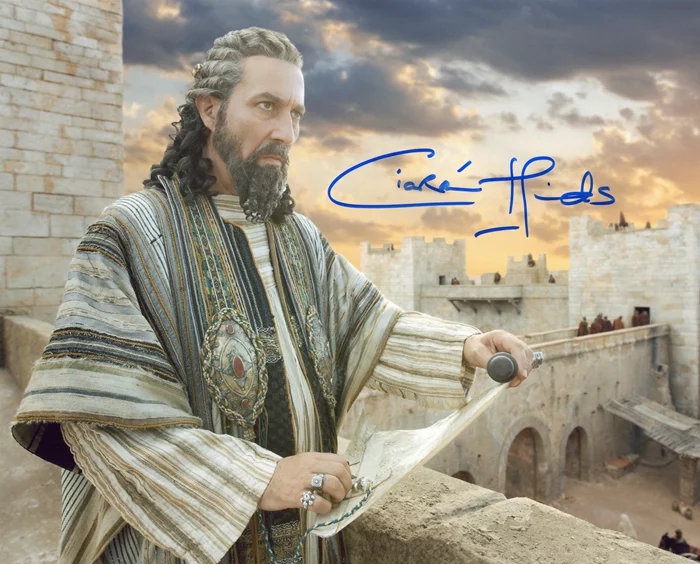 Ciaran Hinds autograph