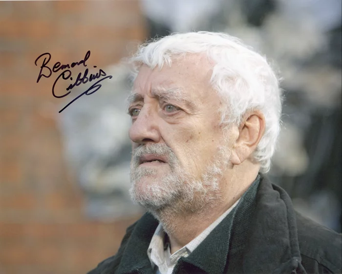 Bernard Cribbins autograph