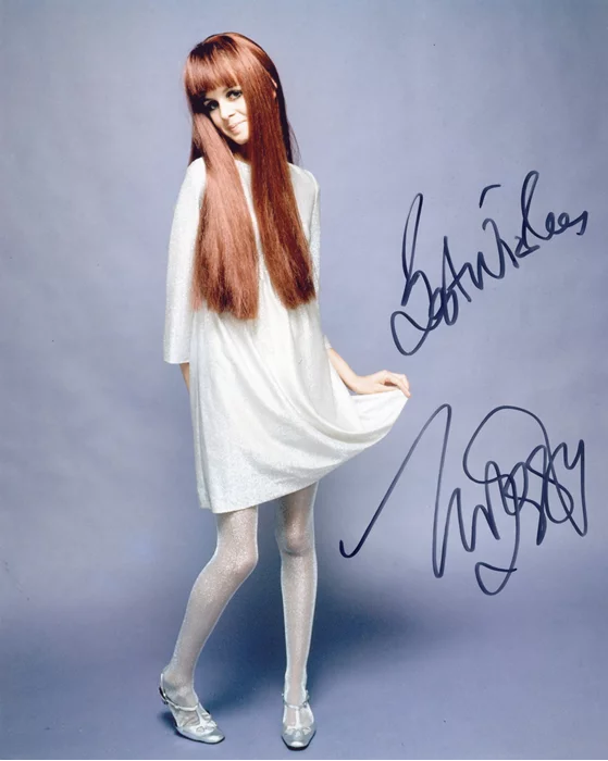 Twiggy Lawson autograph