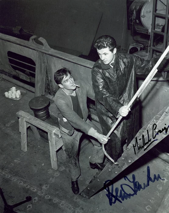Passage Home autograph