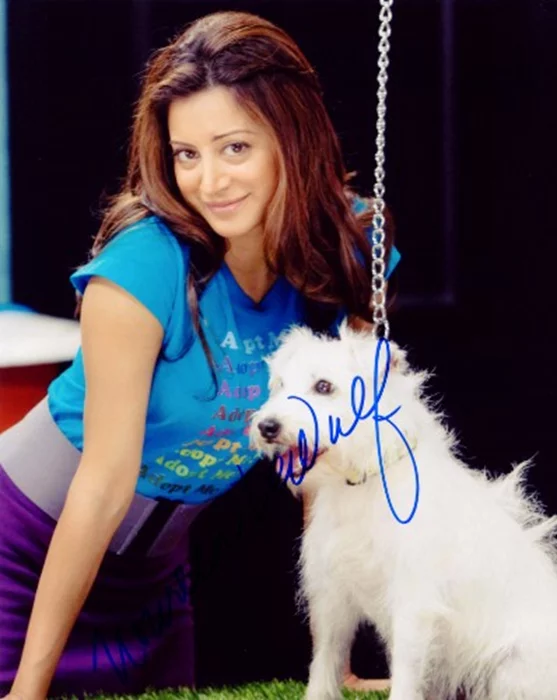Noureen DeWulf autograph