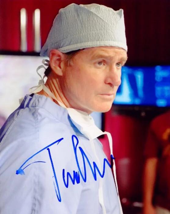 Treat Williams autograph