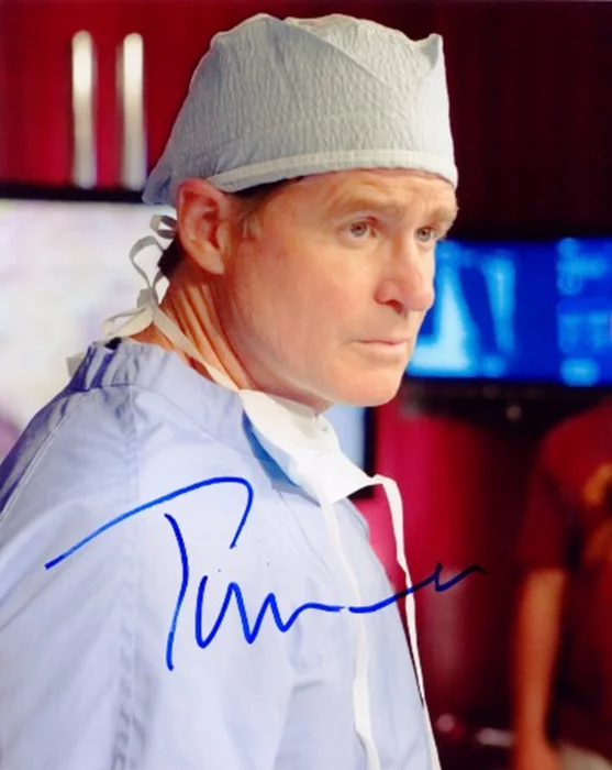 Treat Williams autograph