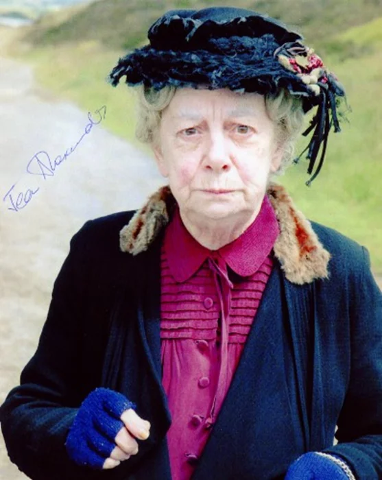 Jean Alexander autograph