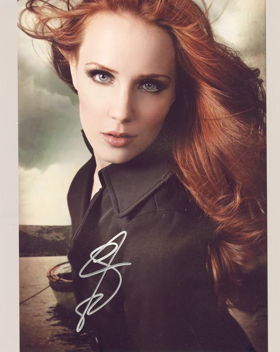 Simone Simons autograph