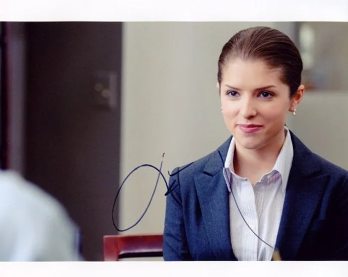 Anna Kendrick autograph
