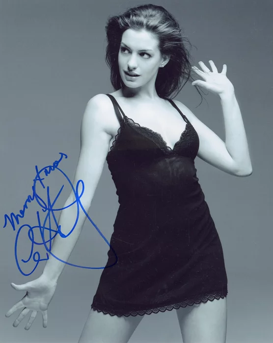 Anne Hathaway autograph