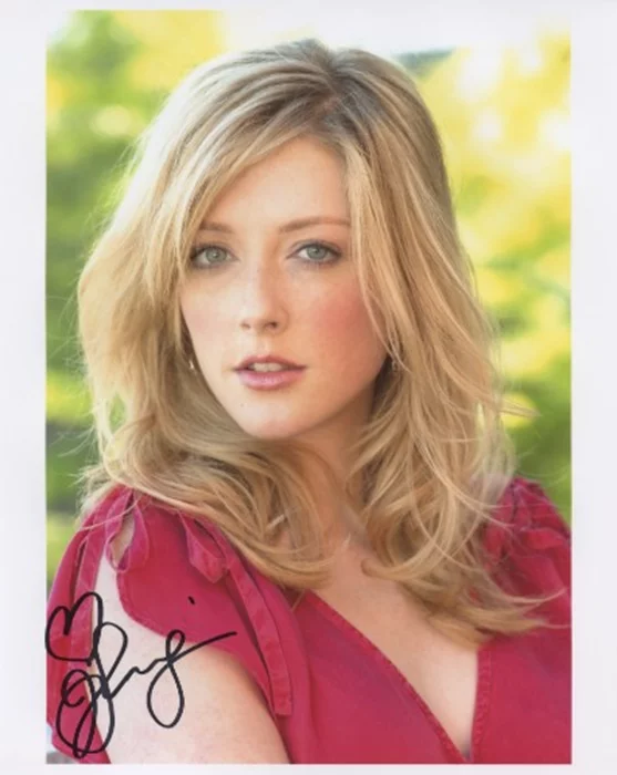 Jennifer Finnigan autograph
