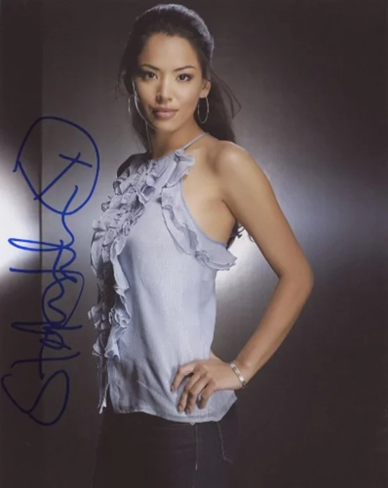 Stephanie Jacobsen autograph