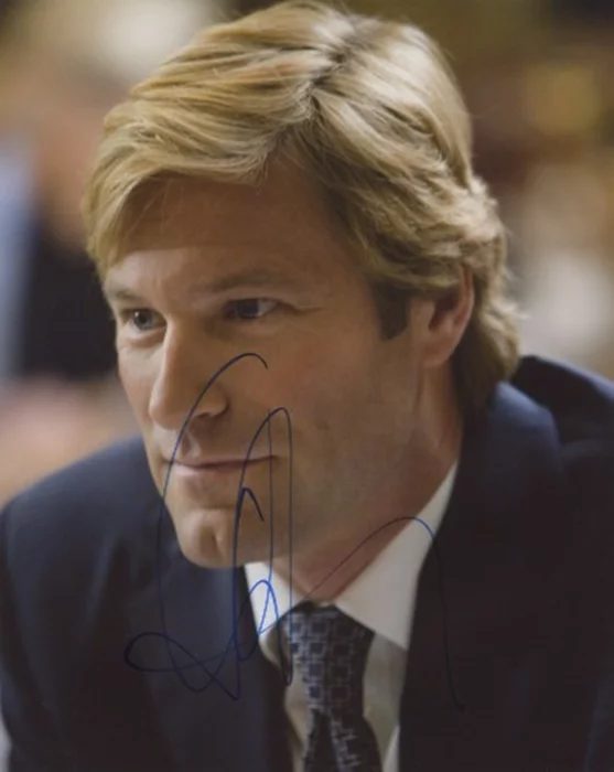 Aaron Eckhart autograph