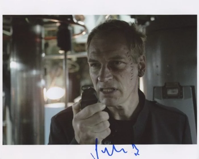 Julian Sands autograph