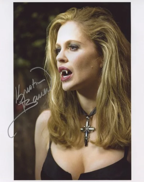 Kristin Bauer autograph