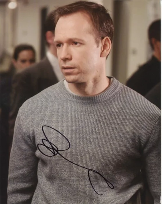Donnie Wahlberg autograph