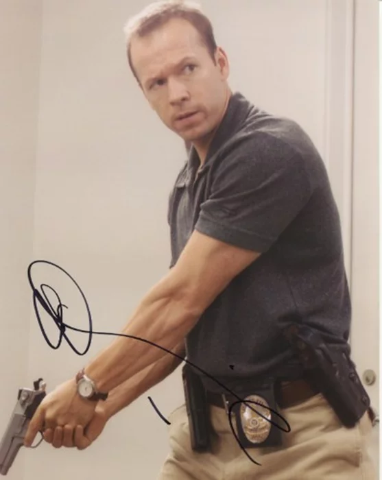 Donnie Wahlberg autograph