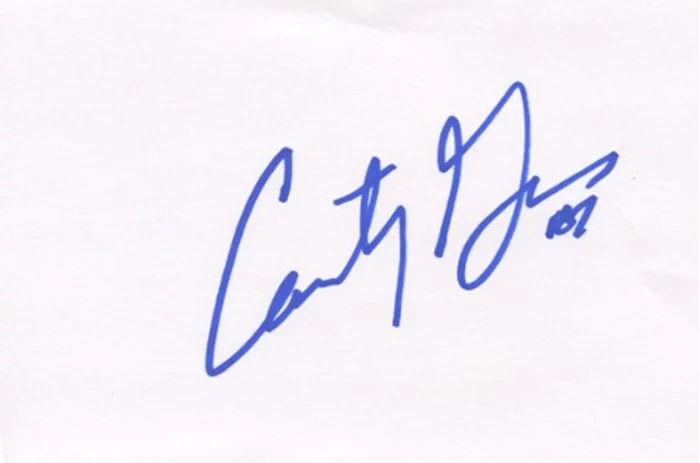 Courtney Gains autograph