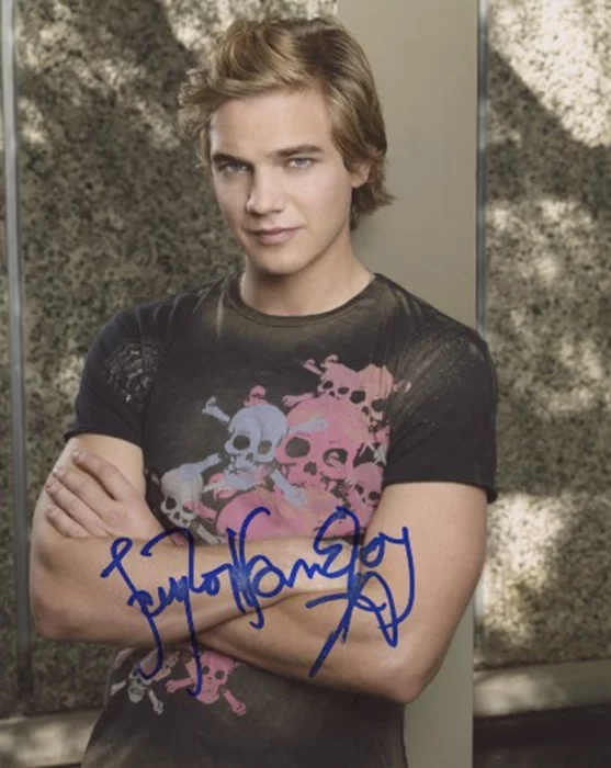 Taylor Handley autograph