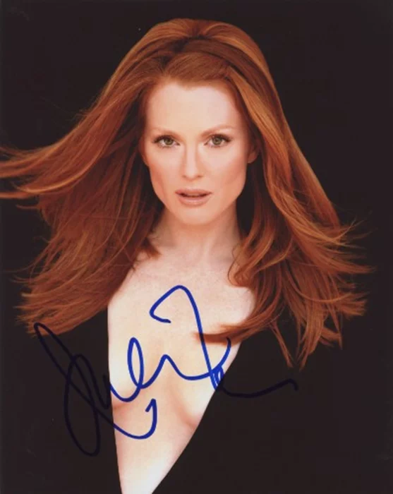 Julianne Moore autograph