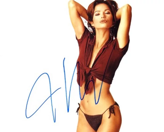 Jill Hennessy autograph