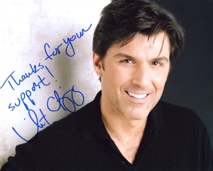 Vincent Irizarry autograph