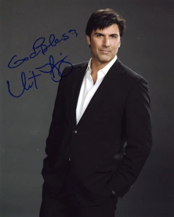 Vincent Irizarry autograph