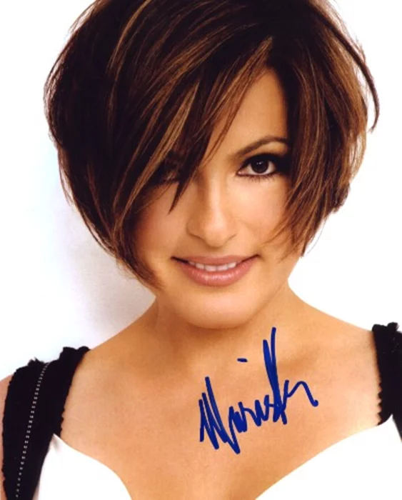 Mariska Hargitay autograph