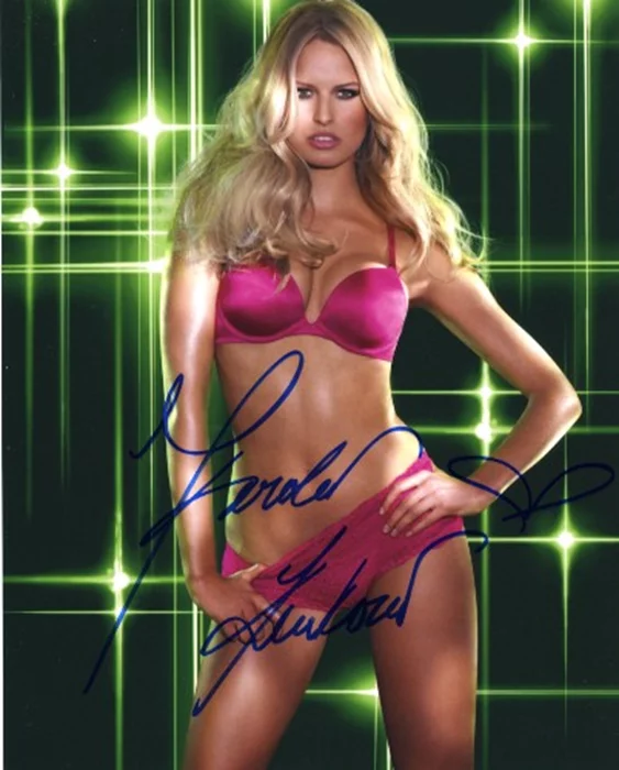 Karolina Kurkova autograph