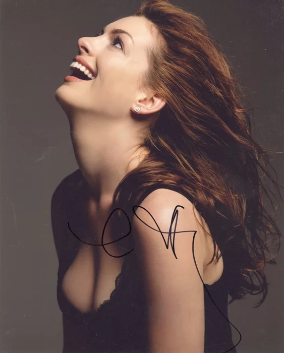 Anne Hathaway autograph