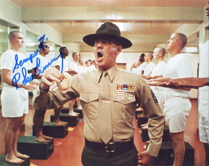 R. Lee Ermey autograph