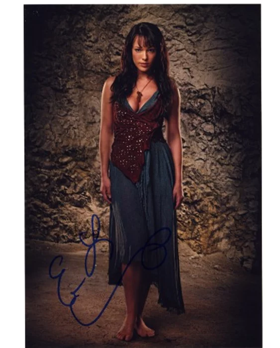 Erin Cummings autograph