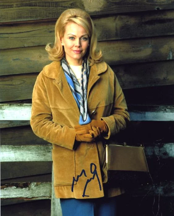 Gail O'Grady autograph