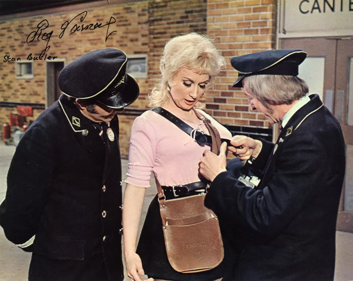 Reg Varney autograph