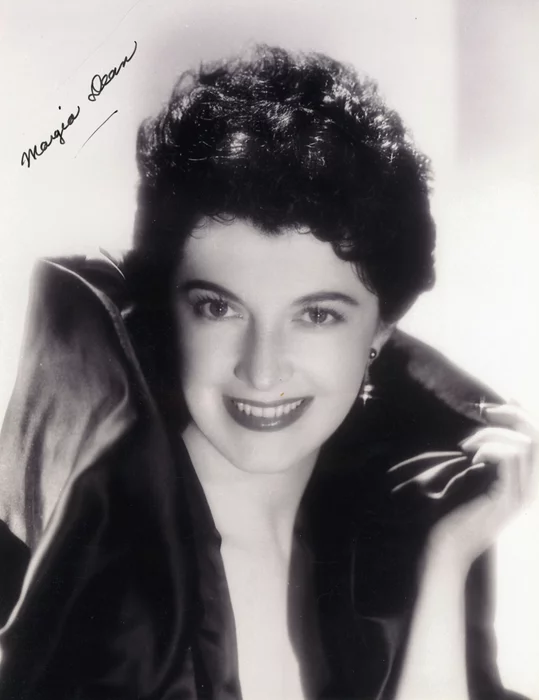 Margia Dean autograph