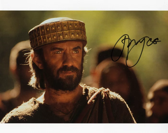 Jonathan Pryce autograph