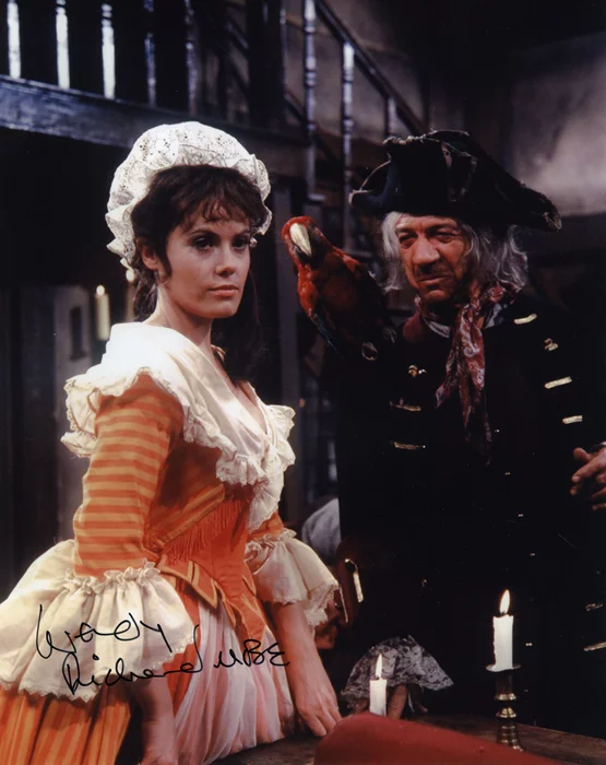 Wendy Richard autograph
