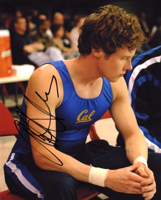 Ashton Holmes autograph