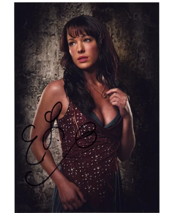 Erin Cummings autograph