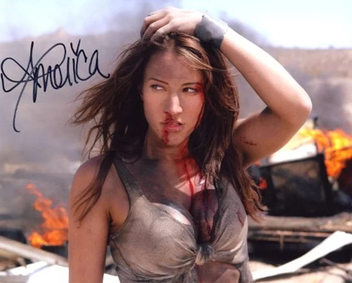 America Olivo autograph