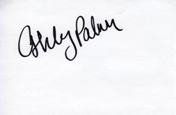 Ashley Palmer autograph