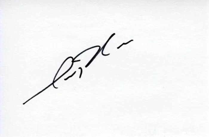 Amaury Nolasco autograph