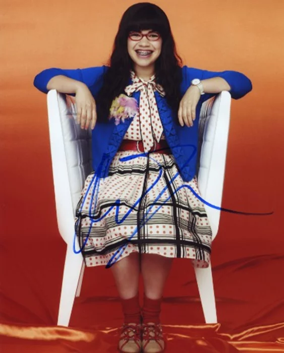 America Ferrera autograph