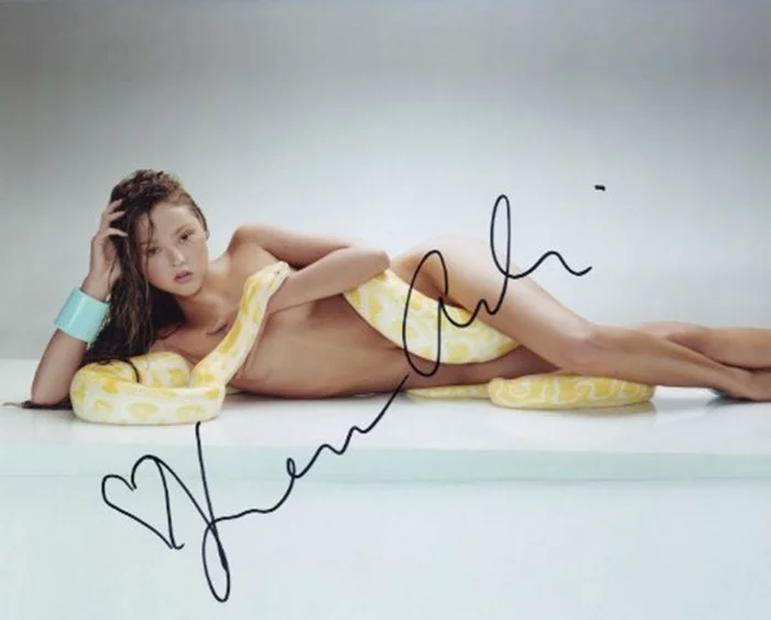 Devon Aoki autograph