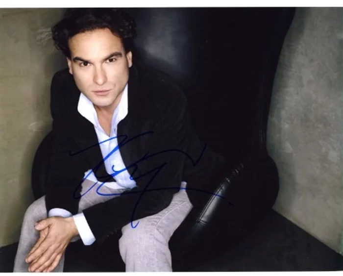 Johnny Galecki autograph