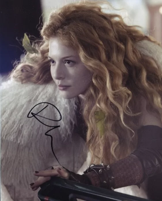 Rachelle Lefevre autograph