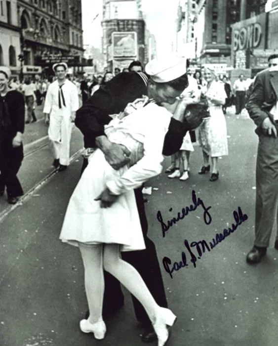 Carl Muscarello autograph