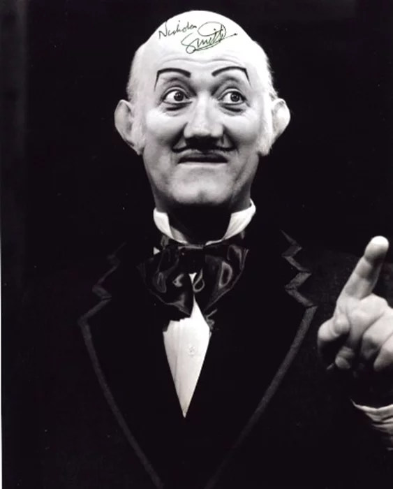 Nicholas Smith autograph